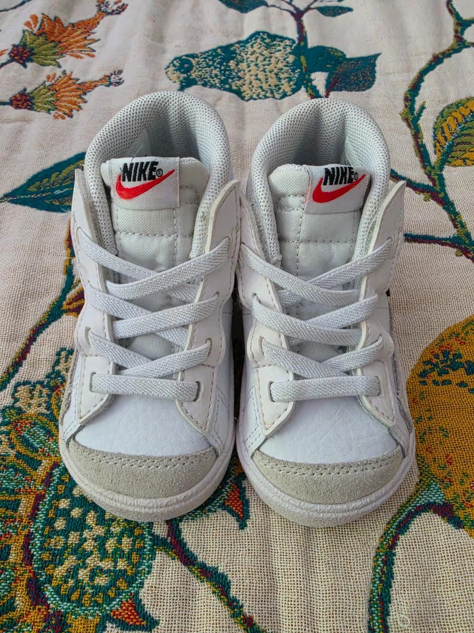Baskets Nike, taille 21
